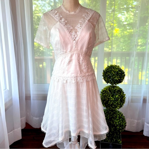 Three Floor After Party Dress Short Sleeve Off White Size 8 NWT - Picture 4 of 16